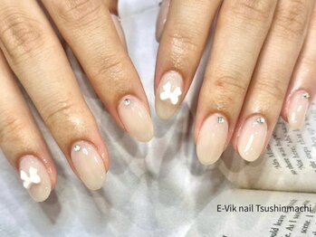 イーヴィック ネイル 津新町店(E-vik nail)の写真/デザイン系ネイルもお任せ!オフィスでもOKなシンプルなアートからイベント用こだわりアートまで対応OK!
