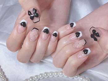 フィオナ 大久保店(Fiona)/モノトーンガーリーネイル