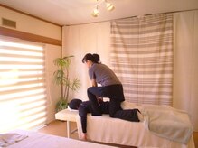 ボディケア　お二人同時に施術できます　男女スタッフ各1名