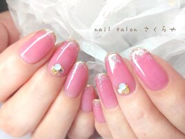 バービーピンクの上品デザイン