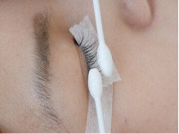 ブルームジュエル(Bloom Jewel)/装着前に自まつ毛をしっかり洗浄