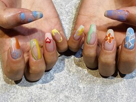 手書き個性的ネイル