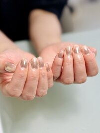 クリア×シルバーで涼しげネイル