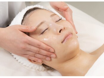 アリュメント(Allument)/【ハーブピーリング工程】