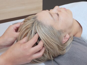 サロン ド ベトリー(Salon de Betory)の写真/深～い眠りに落ちる心地よさ♪絶妙な圧のヘッドスパで、日々の頭のモヤモヤや目の疲れをリフレッシュ！