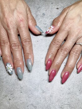 ラグネル(Luxnal)/ぷっくりフラワーネイル