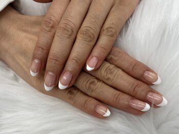 アイラッシュサロン マハロアンドフェスタ 麻布十番店(mahalo&Festa)/フレンチネイル