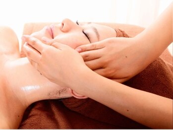 ハワイアンフォレストSpa 福岡天神店/たるみもすっきり！フェイシャル