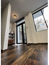 ジュウプラス バイ ママジェンヌ(10+by mamAsIenne)/入口