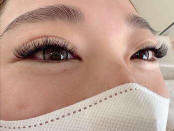 リボン(RIBBON)の写真/話題のボリュームラッシュで自まつげの負担を最小限に抑えて、ふんわりフサフサな理想のまつ毛を叶える♪