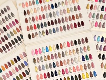 ネイルサロントッキー(Tokkie)の写真/【派手すぎない上品な華やかさ抜群】シンプルの中でも個性が光る!あなただけのお気に入りデザインで可愛く!
