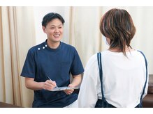 だるま鍼灸整骨院の雰囲気（ヒアリング：あなたのお悩みを丁寧に伺います）