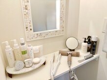 ルミエール パークサイド(L’MIERE parkside)の雰囲気（【個室メイクルーム】スキンケアを試しながらゆっくりお支度OK）