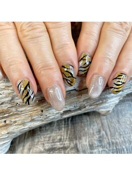 爪屋べっぴん堂/トラ柄ネイル