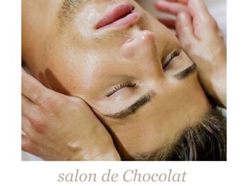 サロンドショコラ(salon de chocolat)/男性の肌はサロンケアで変える