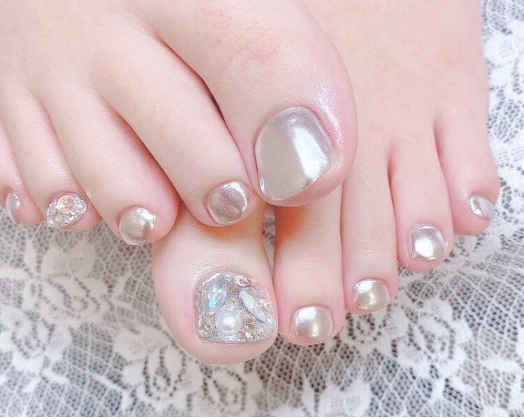 2026年冬トレンド】ミラー フットのネイルデザイン集｜人気順｜216