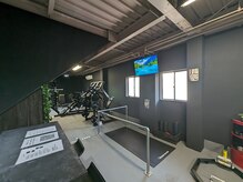 クランジーフィットネス(Crunge Fitness)の雰囲気（地域最大級のパーソナルジム！たくさん器具があり飽きさせない！）
