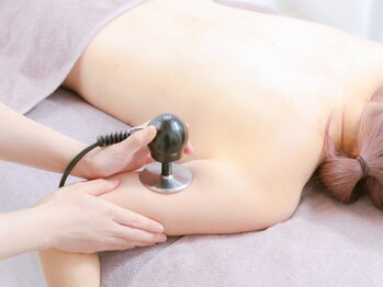 エヌラボ(N.LABO)の写真/【最新痩身機×極上ハンド】口コミ評価◎インディバ&ハイパーナイフ超えWINBACKで二の腕/背中のはみ肉撃退!