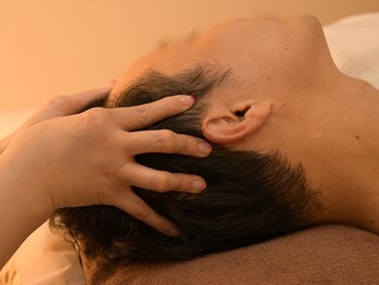 小鳥遊 タカナシ/施術風景