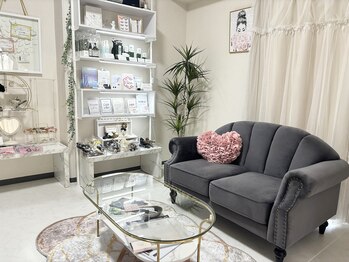 サロン ド アダルジーザ(salon do Adalgisa)の写真/女性専用プライベートサロン♪丁寧なカウンセリングで理想の目元へ