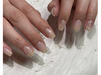 ベージュ×ゴールド