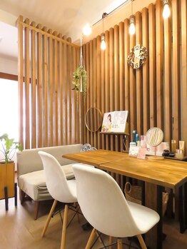 メナードフェイシャルサロン 浜北駅前/浜北駅前salo　明るい店内です