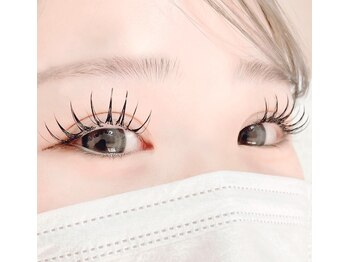 シエルエトワール 桜木町の写真/憧れの可愛い束感まつげをボリュームラッシュつけ放題で実現！LED変更も可能◎