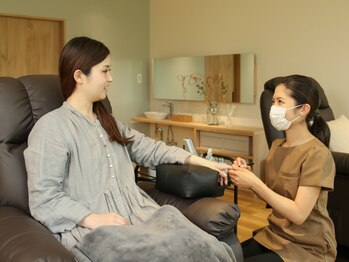 アケア(Acare)の写真/【丸太町駅徒歩1分】爪が弱い、薄くなってしまった方！セルフでは難しい美しい仕上がりで自爪に自信♪