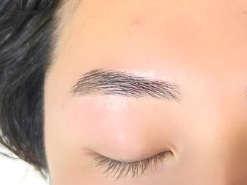 デイジー(day'sy)/清潔感UPのメンズアイブロウ