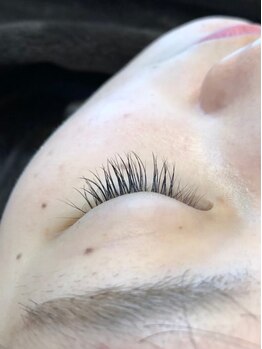 フリルアイビューティ 豊中店(Frill Eye Beauty)/