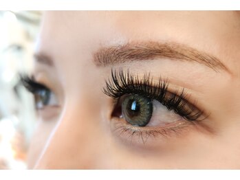 パフューム フィーラ(Perfume Feela)/ボリュームラッシュ付け放題