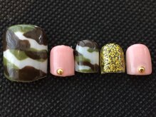 リュストゥール アンド フォンス(Lustr'e&fons)/迷彩柄がかわいい★フットネイル