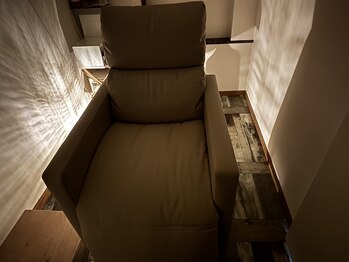 ロム(ROM)の写真/丁寧なカウンセリングでお悩みや頭皮の状況を見極め、頭皮をマッサージ◎話題の耳ツボジュエリー導入♪