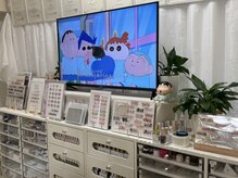 ルリン(Rurin)の雰囲気（施術中も映画を観るネイルサロンです）