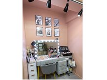 パリス 明治神宮前店(PARiS)の雰囲気（メイクメニューが1番人気！メイクブースでキラキラ気分を是非☆）