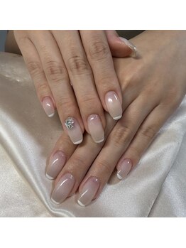 ステラ(Stella)の写真/指が綺麗に見えるロングネイルで、指先まで美しく手元を綺麗に整える♪