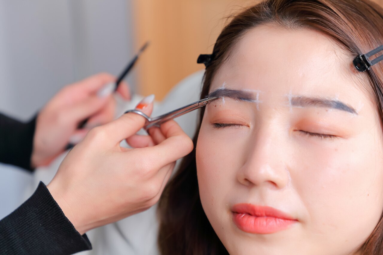 ★【口コミ投稿限定】レディース美眉スタイリング\4,400★