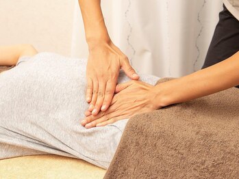 カイナルカイロプラクティック/施術の一部