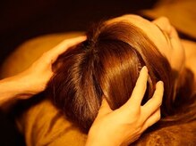 アジアンリラクゼーション ヴィラ 福岡東店(asian relaxation villa)/ヘッドマッサージ施術シーン