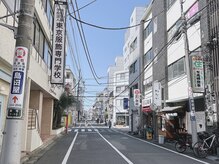 まつげの恵/6.左手に服飾専門学校が見える