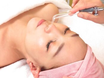 キミーエステティックサロン(kimmy esthetic salon)の写真/【毛穴の開き/たるみ毛穴/黒ずみにお悩みの方におススメ】年齢や肌質に合わせたケアで毛穴レスな美肌に♪