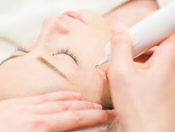 クオーレ(cuore)の写真/《シミケア始めました！》年齢とともに気になる一点シミ・くすみを集中ケア！明るく透明感のある肌印象へ◎