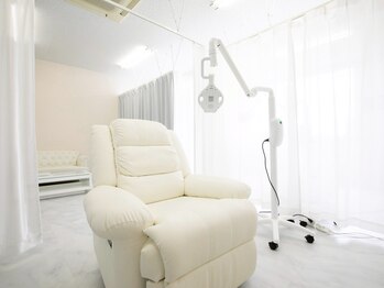 ホワイトニングショップ 三田店の写真/《ブライダルホワイトニングで素敵な笑顔で最高な式を!》圧倒的な白さに自信ありのホワイトニング専門店♪