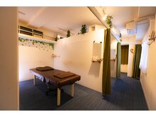 ほぐらく猫/ひろびろ半個室♪