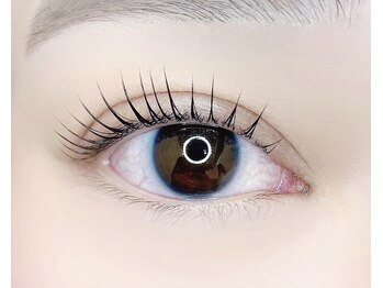 まつげパーマ・パリジェンヌ・アイブロウ EYE405千葉店【アイヨンマルゴ】の写真/目の形に合わせて自まつ毛を最大限に活かしたまつげパーマで目元ぱっちり♪韓国風束感まつ毛もお任せ！
