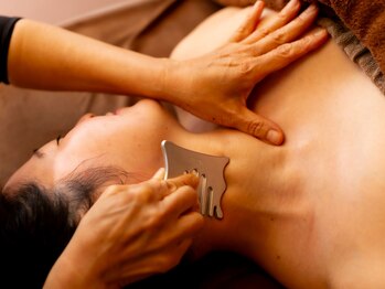 MBR大阪店の写真/26種の漢方で芯から温まる◎むくみや毛穴悩みもスッキリ、触れたくなる潤い肌へ導く極上のよもぎ蒸し。