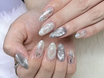 スタジオ スキンプロ(STUDIO SKINPRO)の写真/【[定額制]のデザインジェル/オフ込¥4950～ご用意】色の変更もOK♪周りと差がつく大人可愛い指先に◎