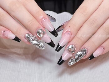 ダイアモンドネイルスタジオ 道玄坂店(Diamond Nail Studio)の写真/爪の形に自信が無い方や亀裂でお困りの方、コンプレックスのある方も憧れの縦長美爪で満足度◎
