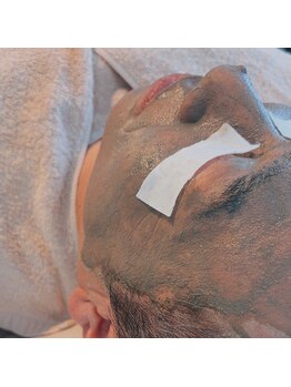 エピロマ(EPILOMA)の写真/【リアボーテ全国優勝の実績】男性の頑固なニキビケア・毛穴悩みに！本気の肌質改善フェイシャル専門サロン