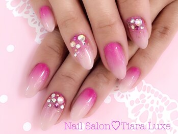 ティアラリュクス 東林間店(Tiara Luxe)/お客様ネイル 逆グラデーション